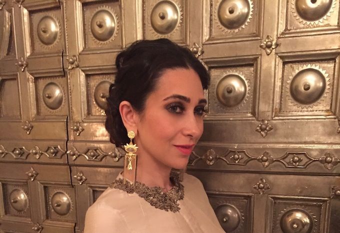Karisma Kapoor Looks Absolutely Regal In Rajasthan And You Have To See Her Outfit!