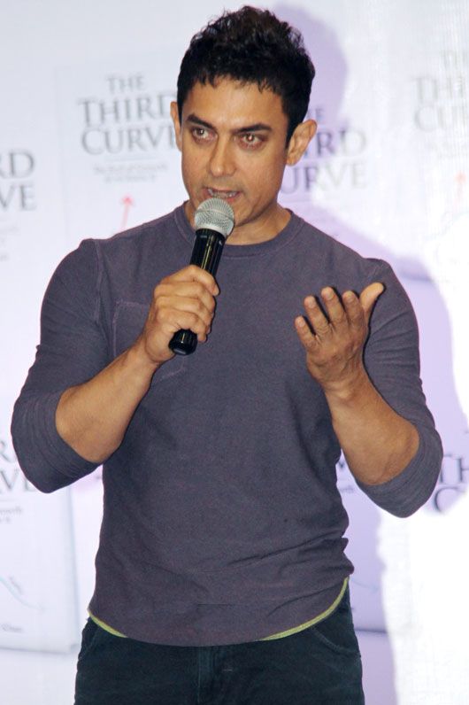 Aamir Khan Slams The Bollywood Fraternity!
