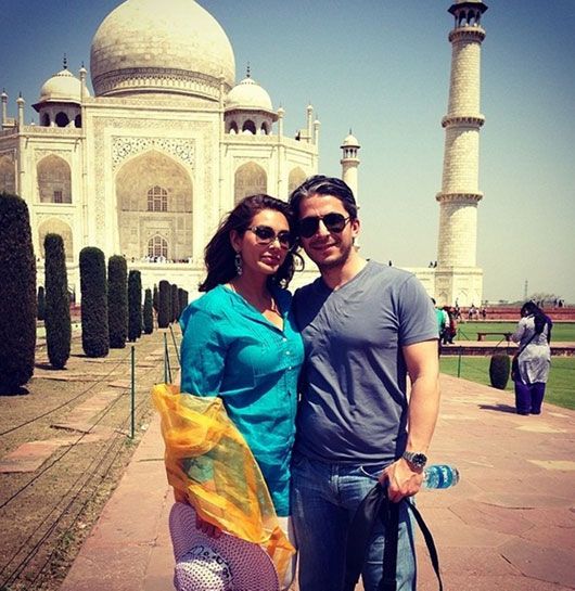 Lisa with husband Jason at The Taj Mahal, Agra