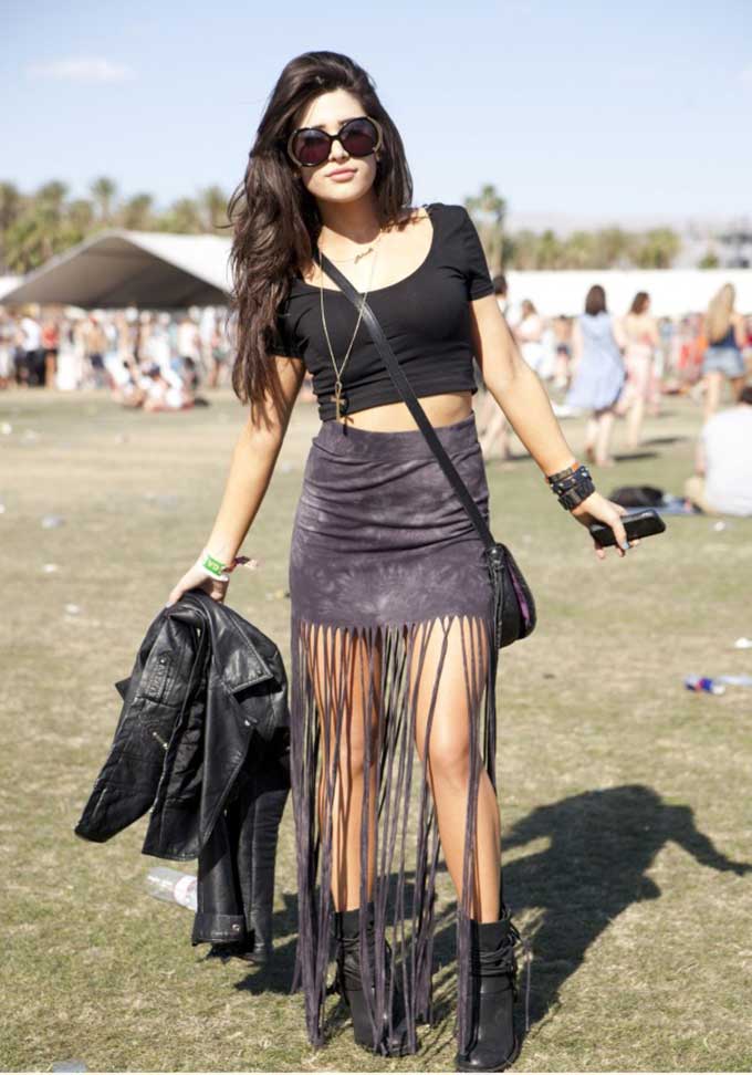 High waisted skirts with fringe detailing are super fun. Dancing around in them is even better. Pic. Grunge-style.tumblr.com