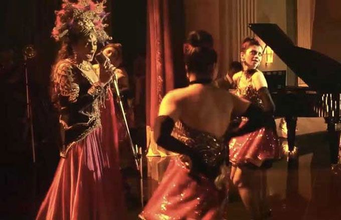 Raveena Tandons Look In Bombay Velvet Is The Jazziest Thing Youll See