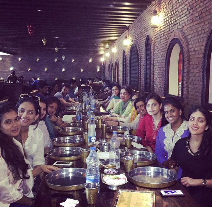Aripta Khan with her in-laws and family | Source: Instagram |