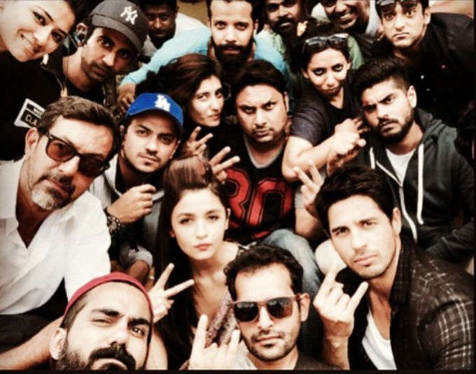 Siddharth Malhotra and Alia Bhatt with The Kapoor And Sons team | Source: s1dofficial Instagram |