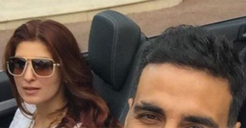Akshay Kumar Just Posted A Vacation Selfie With Twinkle Khanna &#038; It Has The Cutest Caption!