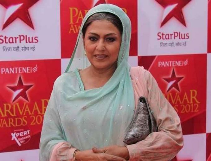 Anju Mahendroo at Star Parivar Awards