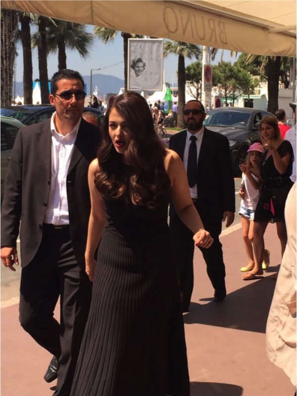 These Candid Photos Of Aishwarya Rai Bachchan Prove That She Looks Gorgeous Even Off The Red Carpet!
