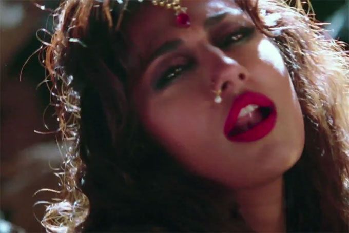 Watch Now: Chitrangada Singh Is Hotter Than Ever In #GabbarIsBack’s Sizzling New Song!