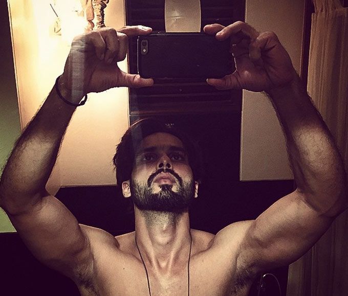 Shahid Kapoor’s Bedroom Is Where We All Want To Be Right Now!
