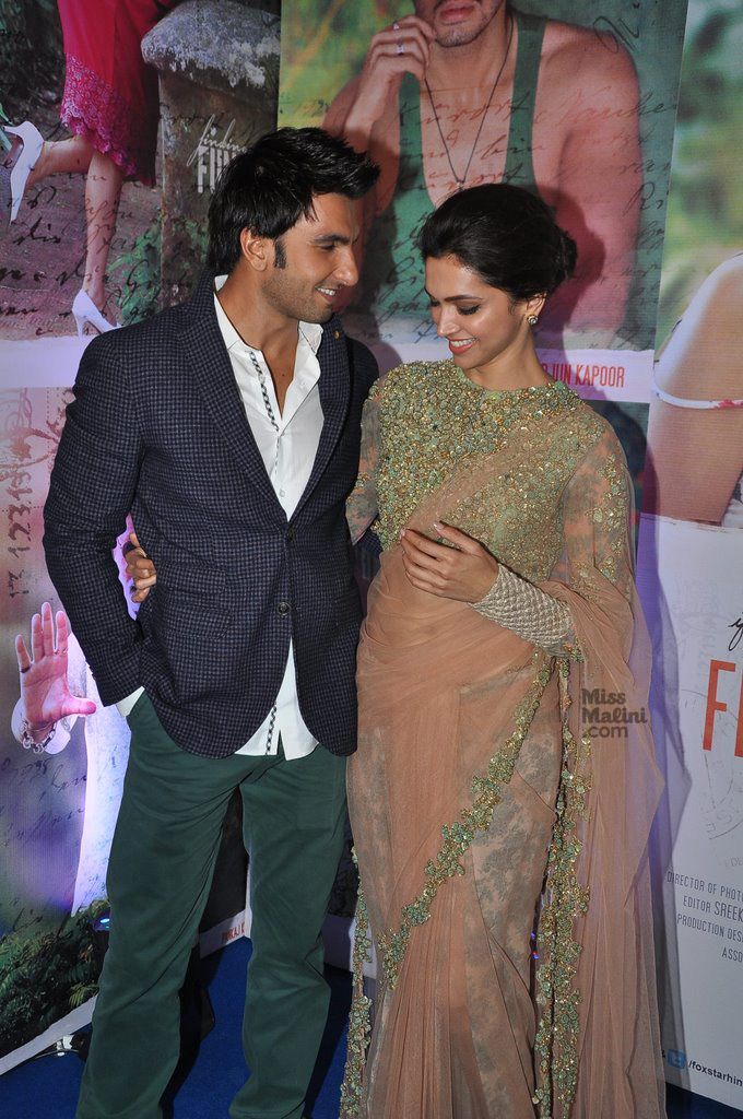 Deepika Padukone Drops Everything And Stays With Ranveer Singh During His Surgery!