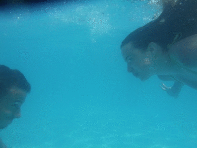 tumblr boy and girl kissing underwater