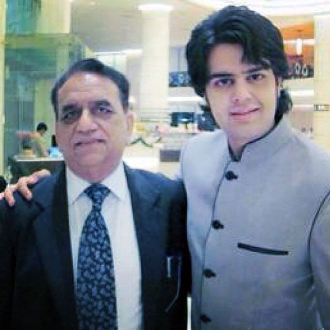 Manish Paul with his father