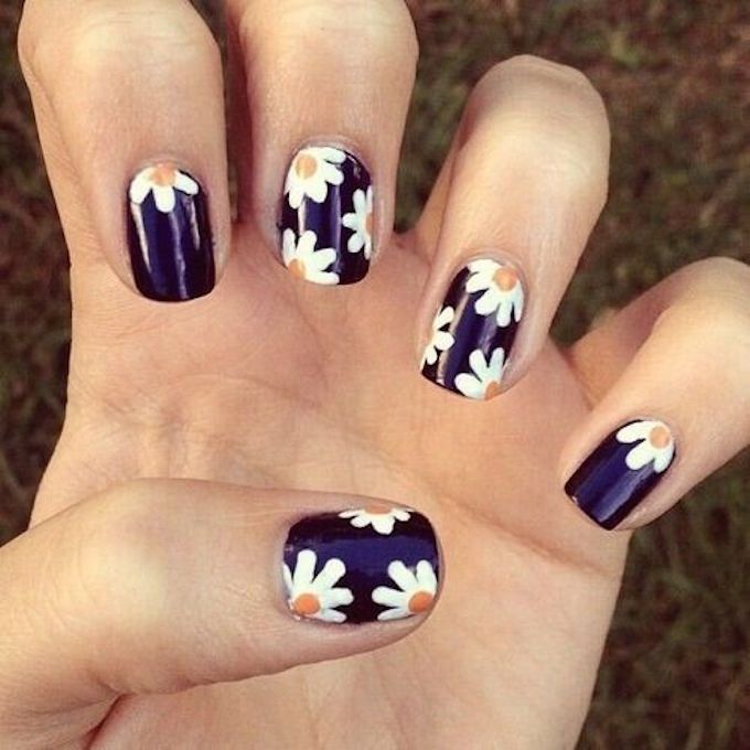 Summer nails (Source: Pinterest)