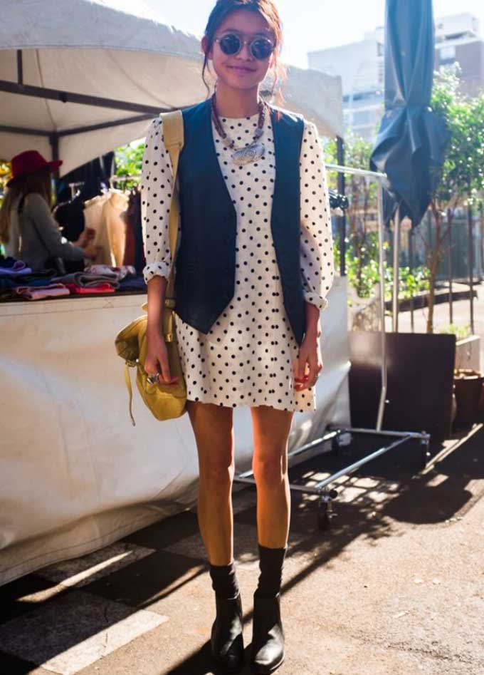Matching your socks with your dress or Vest is a cool styling tip, that helps make a statement with your outfit. Pic : Blog.vpfashion.com
