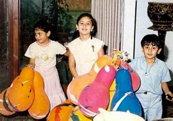 Throwback Photo: The Kapoor Cousins Kareena &#038; Ranbir Playing With Balloons!