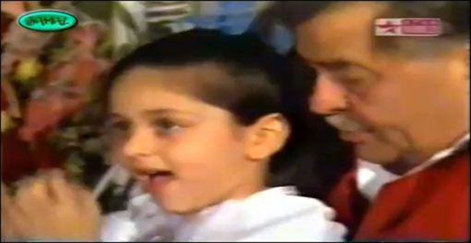This Video Of Kareena Kapoor Khan And Ranbir Kapoor With Raj Kapoor Is Filling Our #ThrowbackThursday With Cuteness!