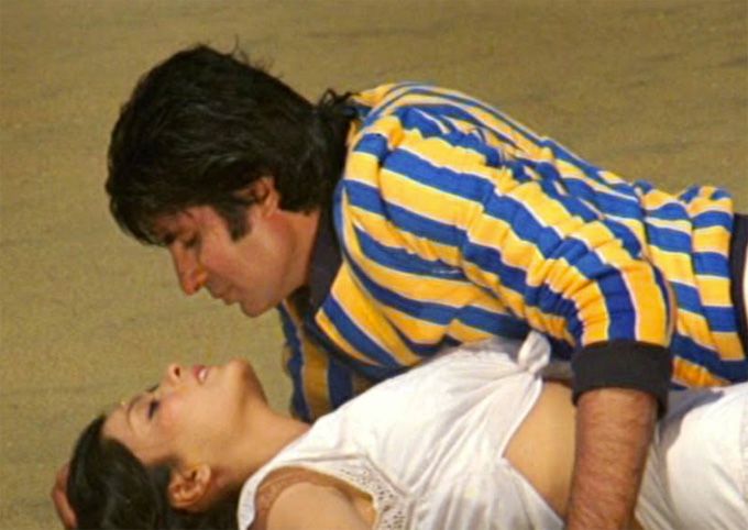 10 Unintentionally Sexual Bollywood Songs!