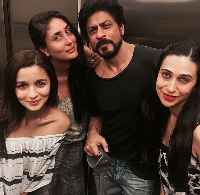 Alia Bhatt, Kareena Kapoor, Shah Rukh Khan & Karishma Kapoor | Source: Instagram @karanjohar