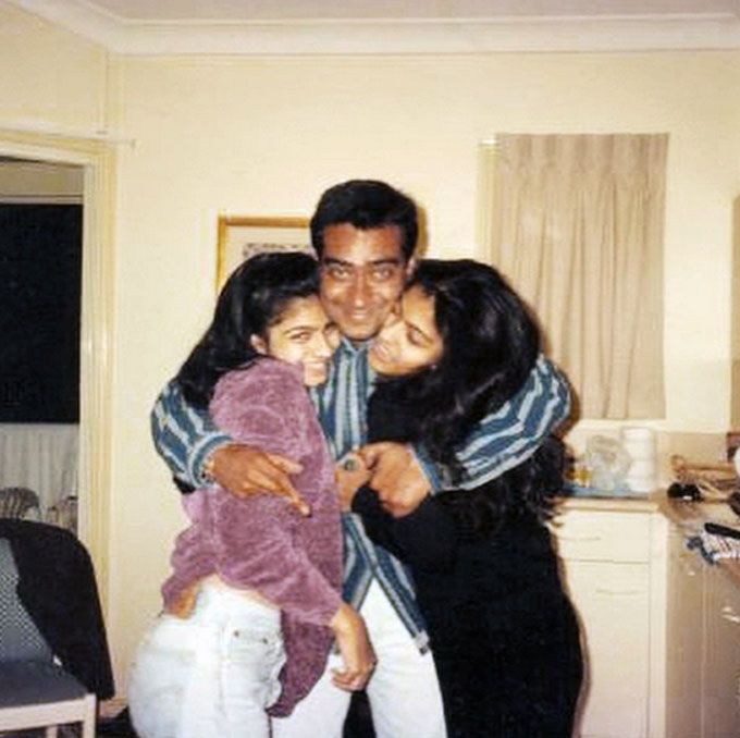 You HAVE To See This Vintage Picture Of Ajay Devgn, Kajol & Tanishaa Mukerji!