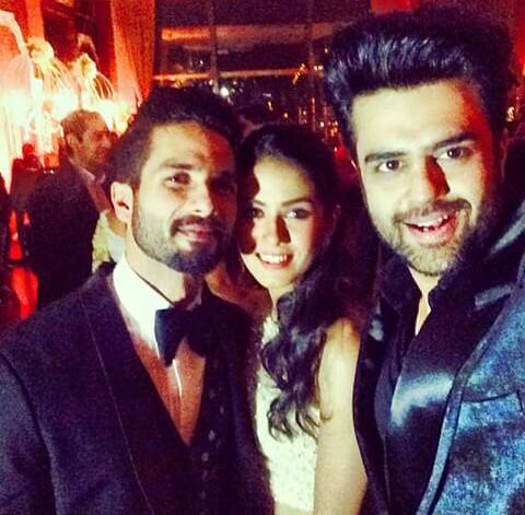 Manish Paul with newlyweds Shahid Kapoor and Mira Rajput | Source: Instagram |