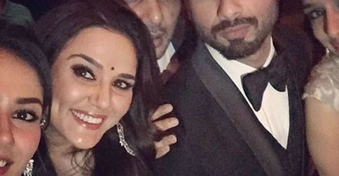 In Photos: Shraddha Kapoor & Preity Zinta Chilling With Shahid Kapoor & Mira Rajput At Their Wedding Reception!