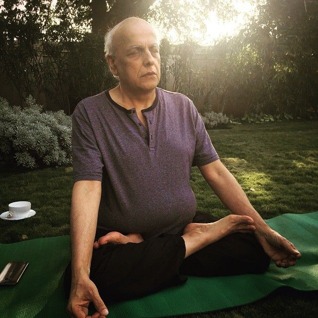 Mahesh Bhatt meditating at Taj Falaknuma | Source: @AliaaBhatt Instagram |