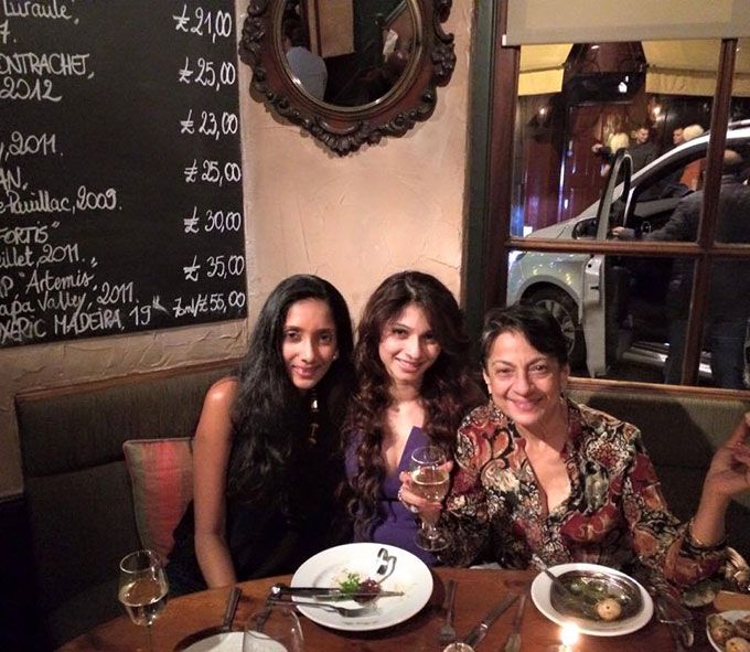 Photo Diary: Tanishaa Mukherji Holidays With Mom Tanuja In London