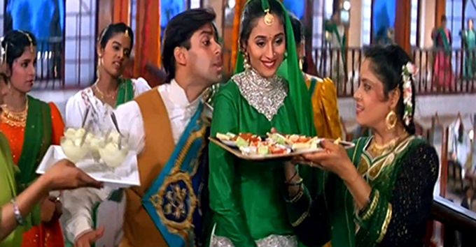 This Fact About Salman Khan And Madhuri Dixit’s Hum Aapke Hain Koun Pay Cheques Will Amaze You!