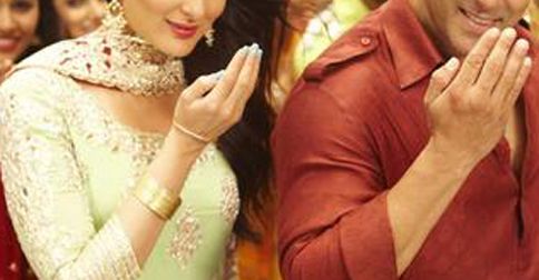First Look: Salman Khan & Kareena Kapoor Are Killing It In This Bajrangi Bhaijaan Party Song!