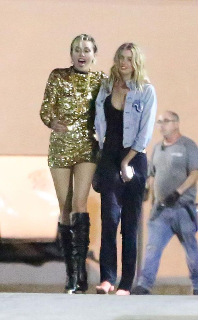 Source: Twitter | Miley Cyrus and Stella Maxwell