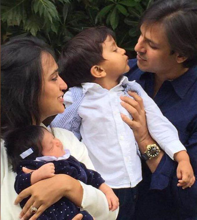 This Family Photo Of Vivek Oberoi With His Wife And Kids Is EVERYTHING!