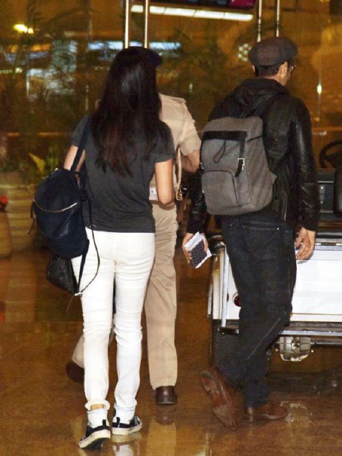 Ranbir Kapoor & Katrina Kaif Spotted At Mumbai Airport, Leaving For A Destination Nobody Really Knows Of!