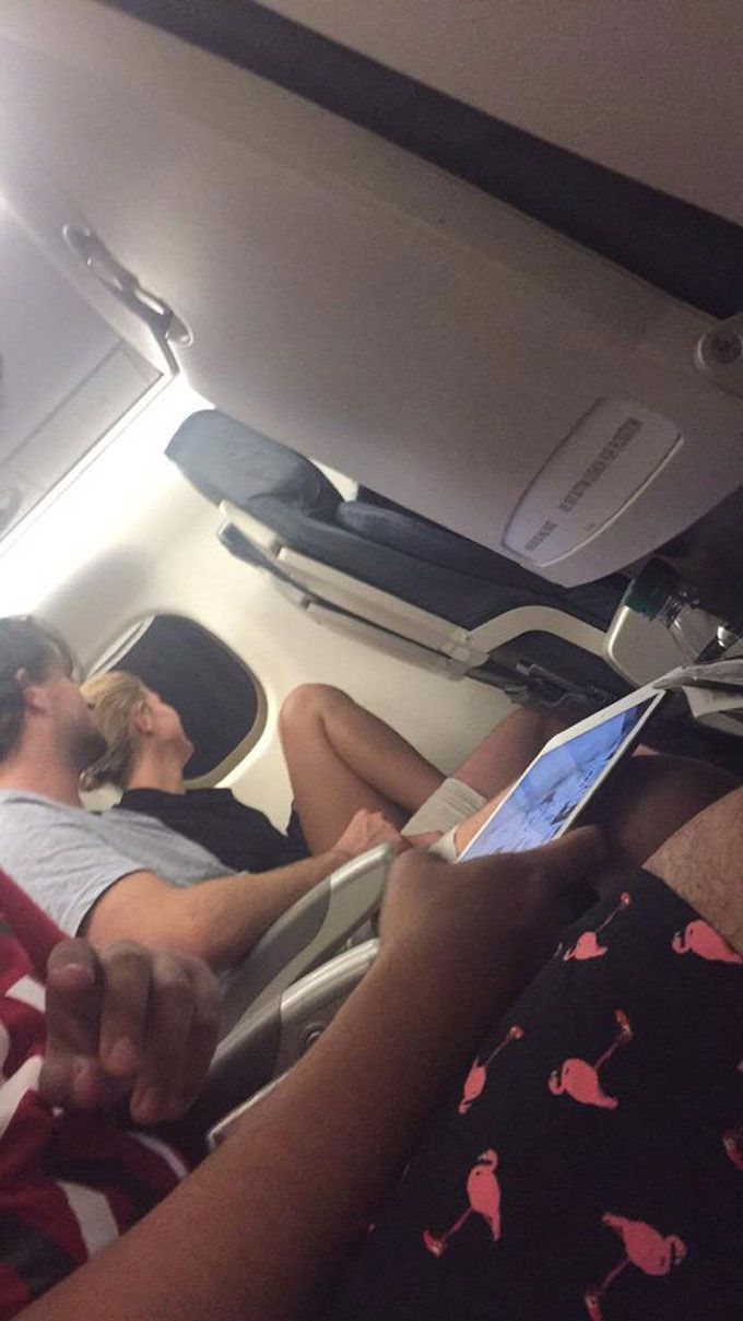 This Girl Just Live-Tweeted A Couple’s EPIC Breakup On A Flight #PlaneBreakup