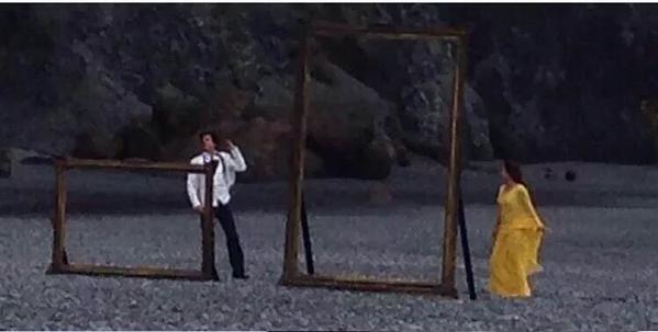 Shah Rukh Khan and Kajol on the sets of Dilwale | Source: Twitter |
