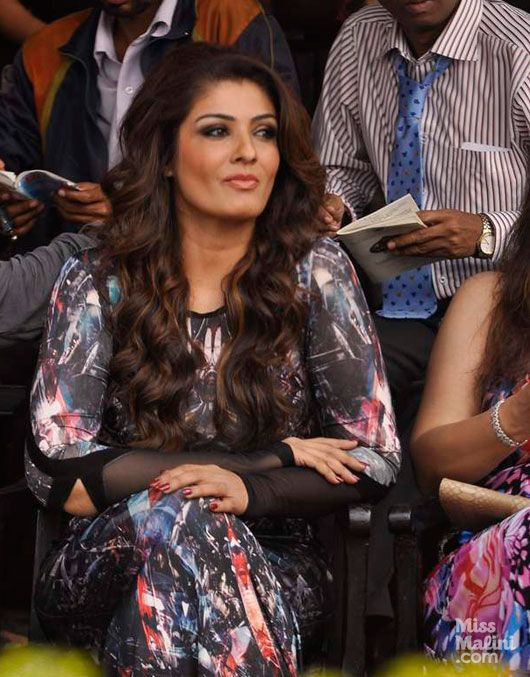 Raveena Tandon Thrashes A Drunk Man For Misbehaving With Her At An Event!