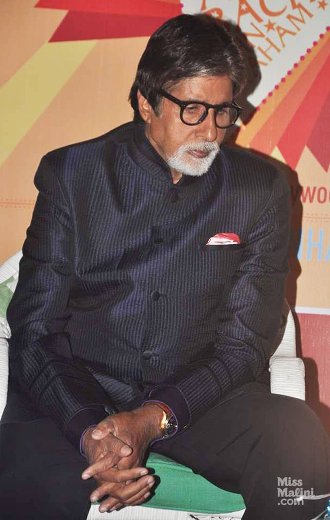 Amitabh Bachchan Is Disgusted At People For Taking Selfies At A Funeral!