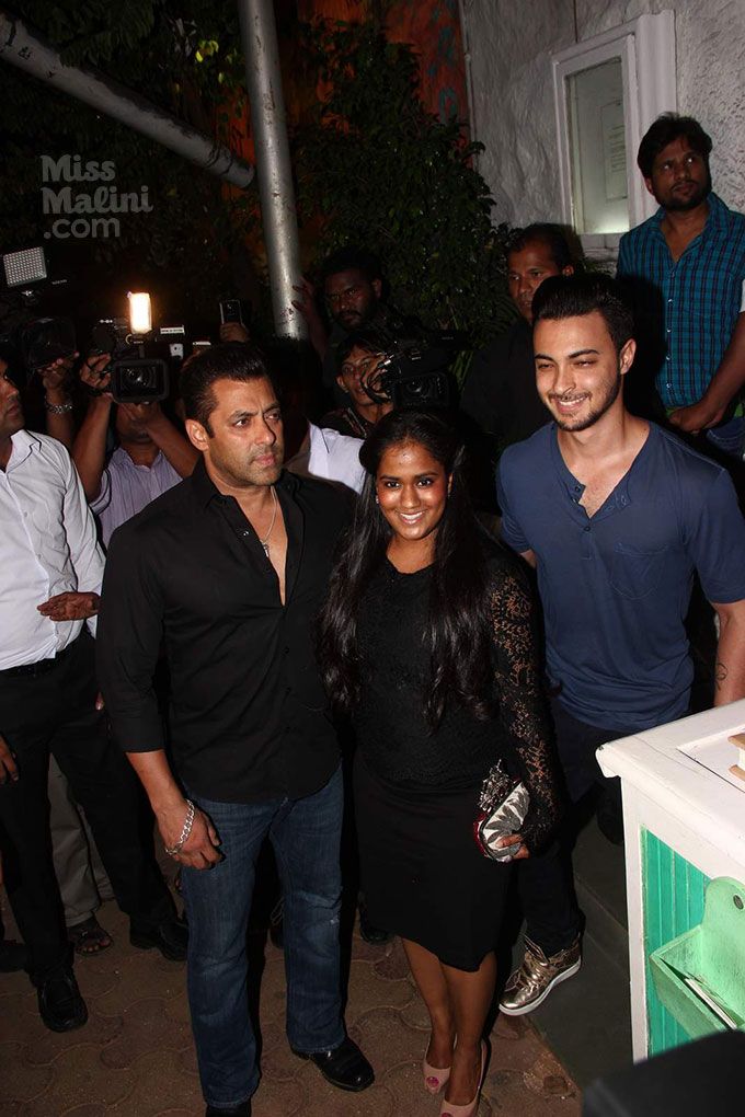 Salman Khan, Arptia Khan Sharma, Ayush Sharma (Arpita Khan Sharma's carrying an Alexander McQueen clutch)
