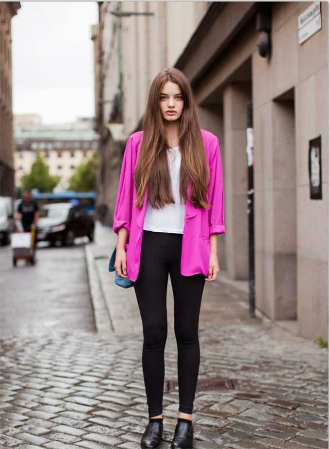 A pop of pink on a jacket is a cool way to add some fun into your otherwise boring outfit. Pic : Bloglovin.com