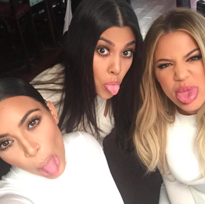 Do We Spot A New Beauty Trend On These Kardashian Sisters?!