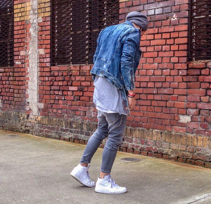 Denim jackets, ripped jeans, skinnies and joggers (Pic: @juleswearsit on Instagram)