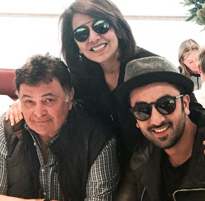 Photo Alert: Ranbir Kapoor Joins Rishi &#038; Neetu Kapoor In London For His Dad’s Birthday!