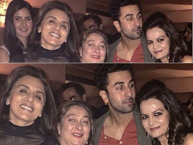 The Kapoor family photo | Source: Twitter |