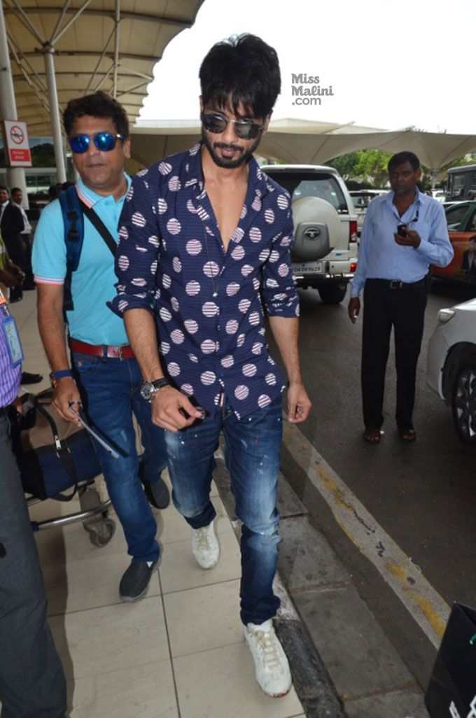 Airport Spotting: Shahid Kapoor Leaves For Delhi For His Wedding