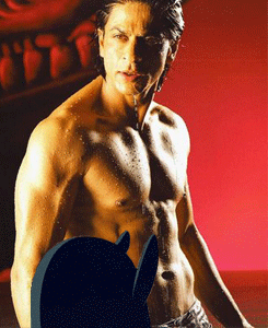 This Masseur Is Winning The Internet By Massaging Shah Rukh Khan And Shahid Kapoor’s Abs!