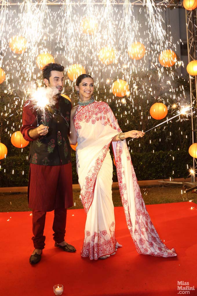 Ranbir Kapoor & Deepika Padukone Make Rangoli, Play Cards & Look Spectacular Celebrating Diwali!