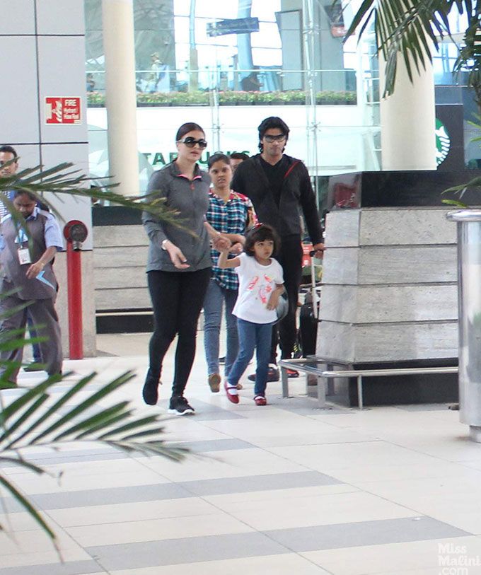 Spotted: Aishwarya Rai Bachchan Looking Uber Casual With Daughter Aaradhya Bachchan