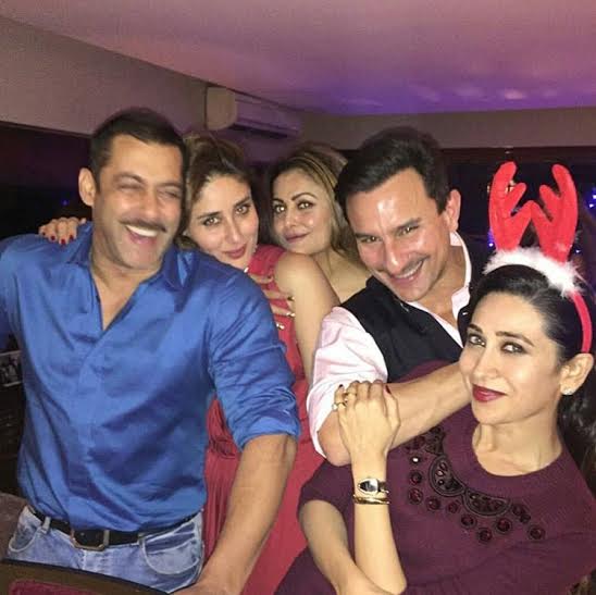 Salman, Kareena, Saif, Karisma and Amrita chilling together on Christmas eve
