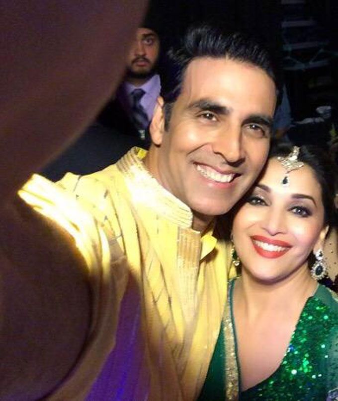 Madhuri Dixit Just Wished Akshay Kumar A Happy Birthday With This Adorable Selfie