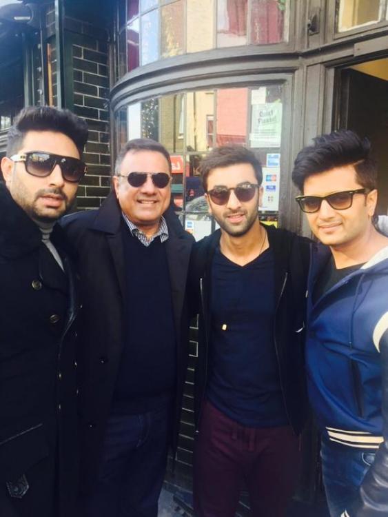 Ranbir Kapoor with the Housefull 3 boys | Source: Twitter |