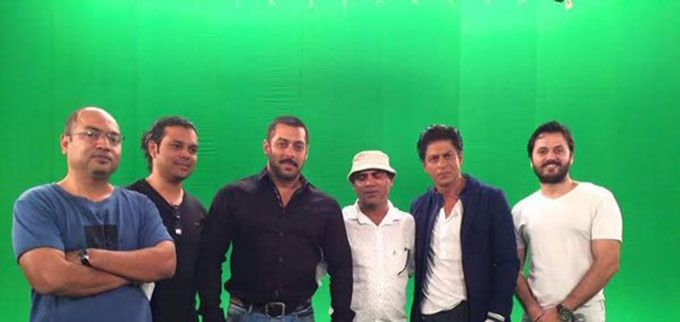 In Photos: Shah Rukh Khan &#038; Salman Khan Met For Bigg Boss 9 &#038; This Is What It Looked Like!