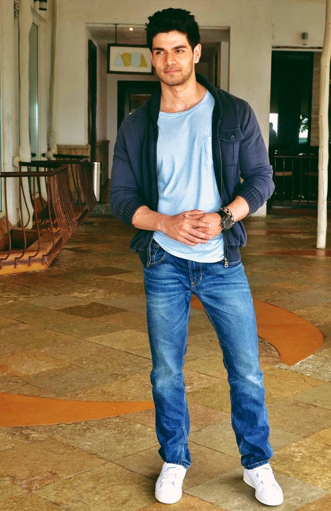 Sooraj Pancholi in GAS Jeans cardigan, GANT t-shirt, Tom Tailor jeans from Jabong.com and adidas Originals sneakers during Hero promotions (Photo courtesy | Viral Bhayani)